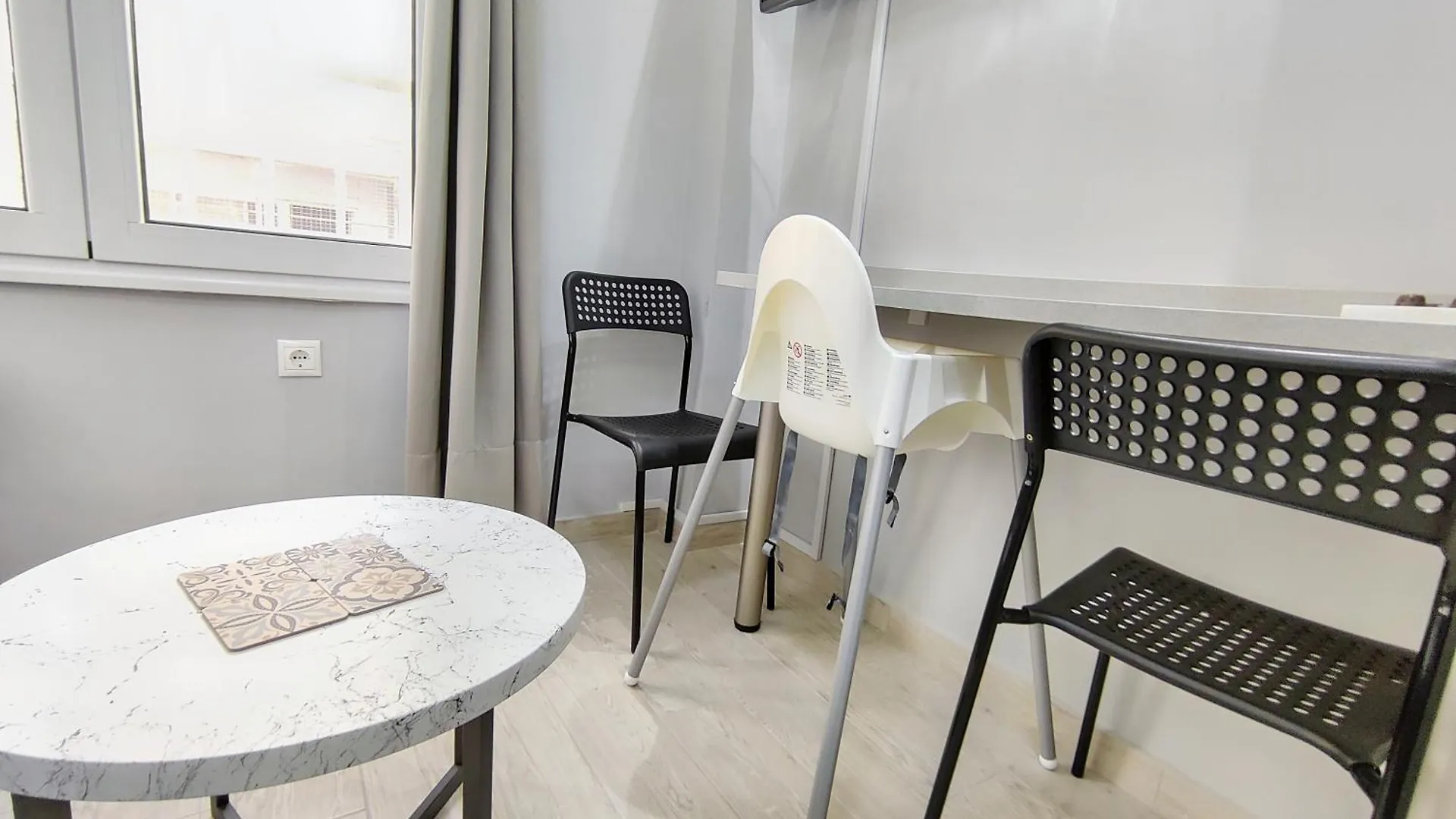Pretty Petitie Fully Equipped City Center Studio Thessaloníki